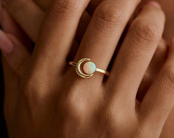 Anillo de luna de ópalo ajustable, delicado anillo abierto, joyería celestial, regalo de piedra natal de octubre, anillo minimalista de oro y plata, anillo de promesa para ella.