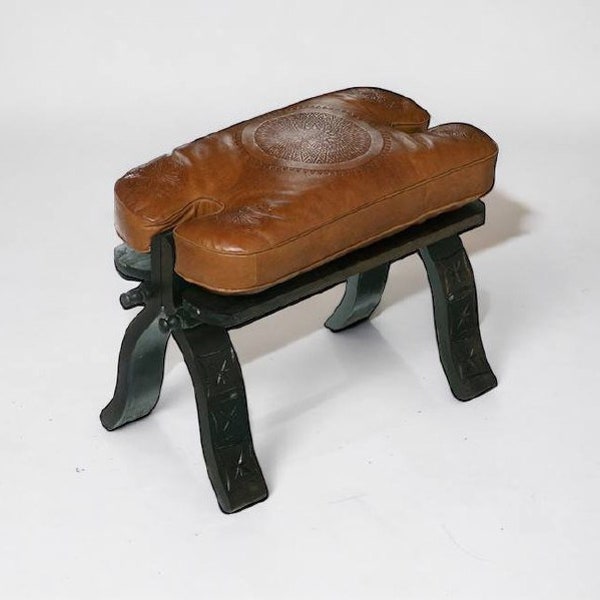 Repose-pieds ottoman, tabouret en cuir personnalisé, tabouret selle camel, coussin en cuir de chaise en bois sculpté à la main, tabouret en cuir marron clair