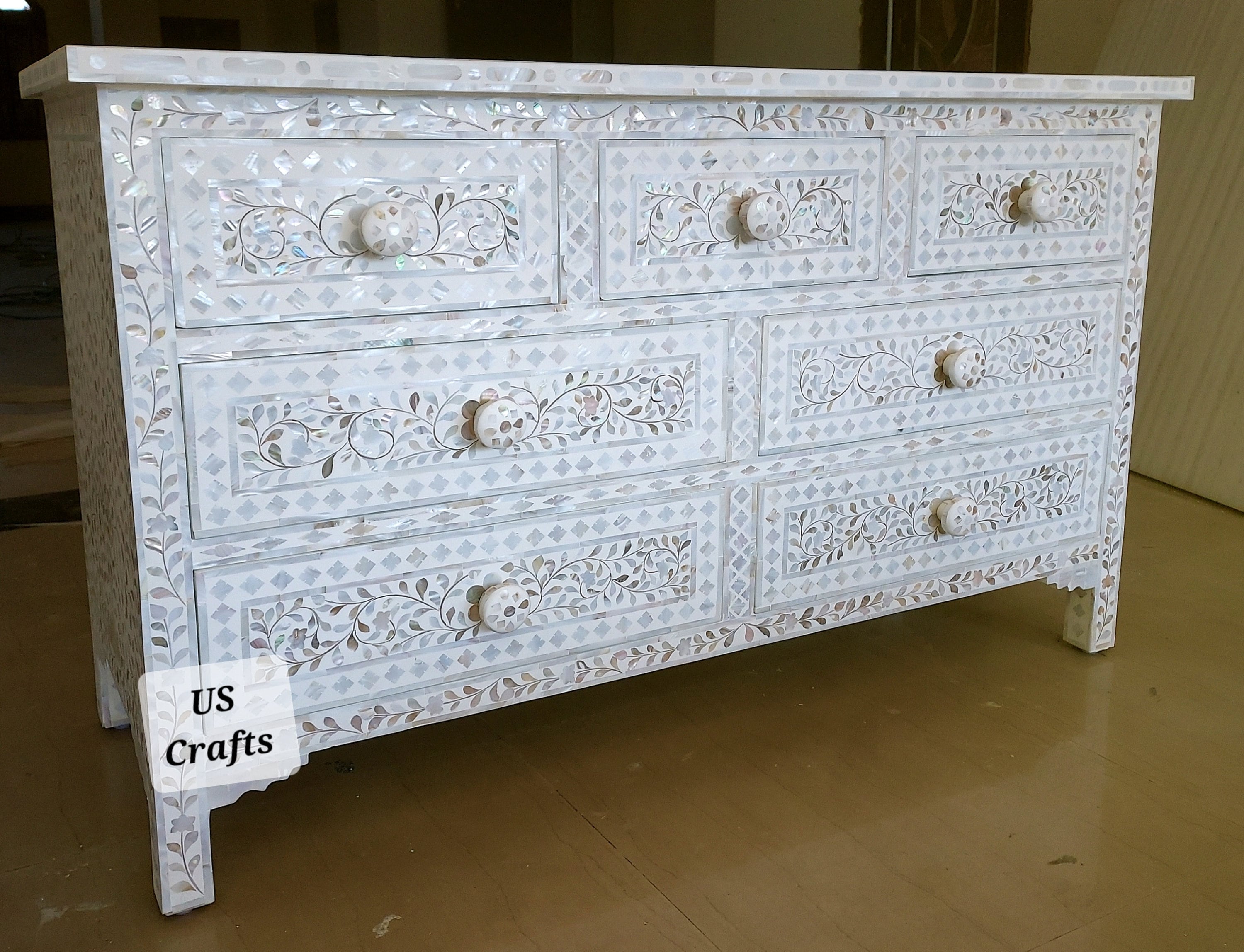 Pearl white online dresser