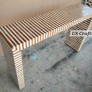 Inlegwerk met hout en been Handgemaakte consoletafel met watervalpatroon, tafel met inlegwerk van hout/beenderen, woonkamermeubilair, halmeubilair.