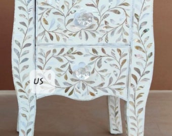 Handgefertigter Nachttisch aus Perlmutt in Weiß, Beistelltisch mit Knocheneinlage in Weiß, Nachttisch aus Perlmutt mit 2 Schubladen in Weiß