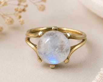 Natural Moonstone Brass Ring, White gemstone Ring, Gold Ring, Dainty Moonstone Ring, Boho Ring, Deco Ring, Promise Ring, Gift for her