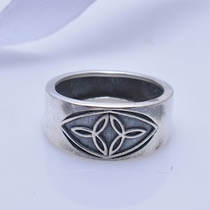 Sterling Silver Delicate Celtic Ring, Sterling Silver triquetra Ring , dainty band, Vintage Ring Gift for her,Celtic Double Trinity Knot,