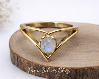 White Moonstone Brass Ring, V Round Shaped Ring, Boho Ring, Handmade Ring, Wedding Jewelry, Vintage Ring, Personalized gift, Ethnic ring