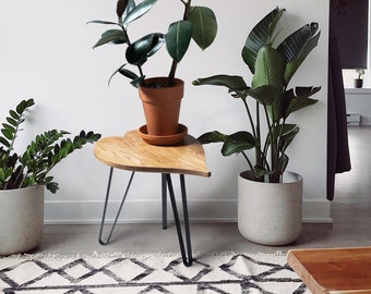 Leaf Table - Philodendron Scandens - Plant Stand - Plat table - Leaf shaped table - End table - Design furniture - Side Table