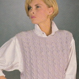 Stickmönster för kabelstickad tabardväst: Mosstygnspaneler (PDF-mönster)