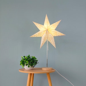 Paper Star Table Lamp – Nordic-Inspired White Star Lampshade with Wood Base