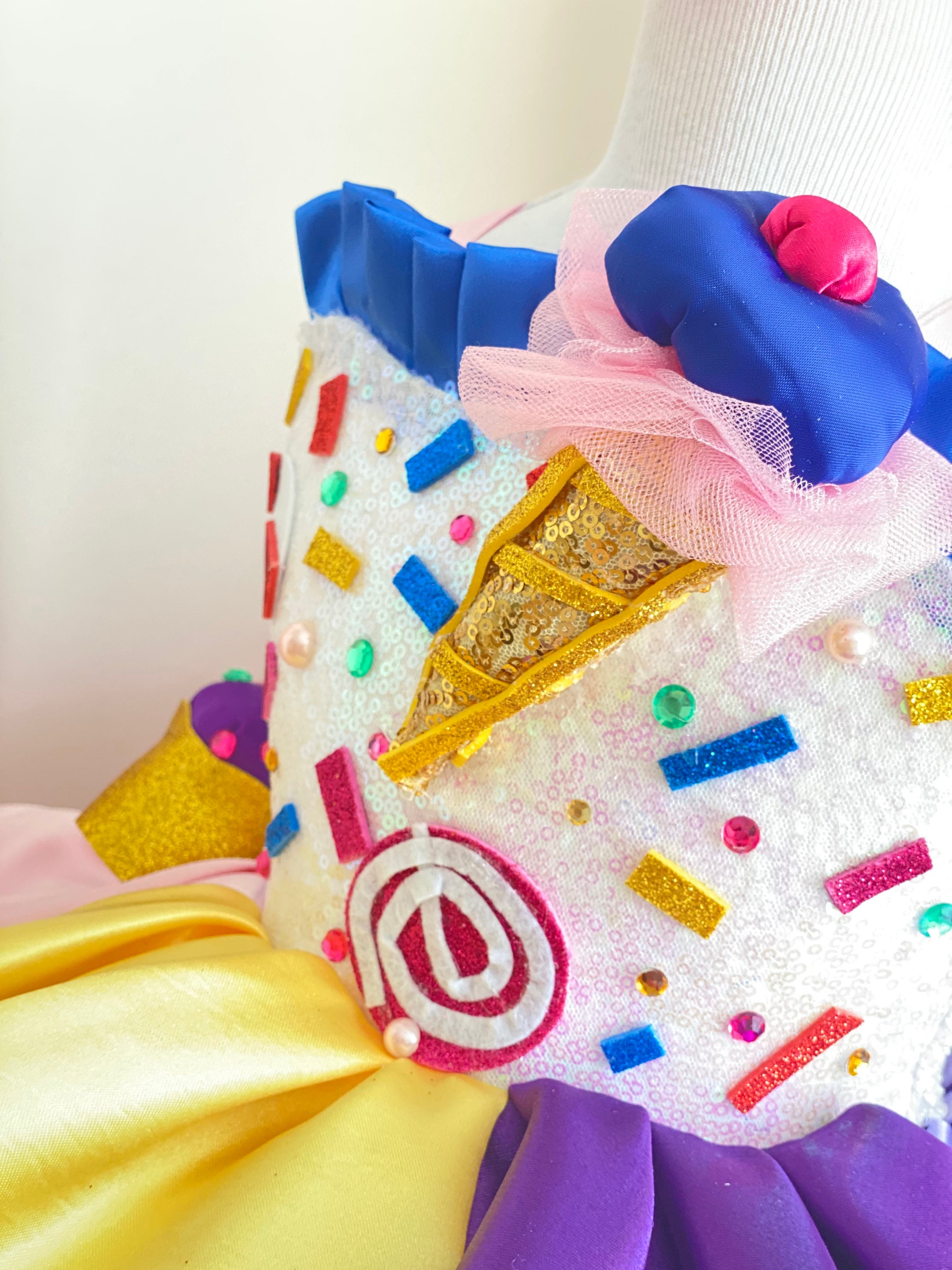 katy perry ice cream dress Katy Perry Halloween Costume: Ice Cream Sundae Dress