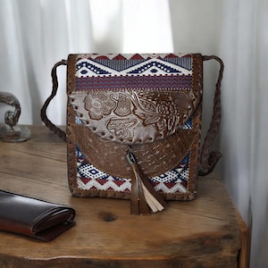 Sac bandoulière en cuir et kilim fait main | Sac à bandoulière bohème unisexe | Petit sac à main ethnique | Camilica Style Vintage