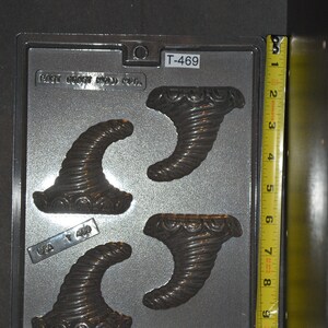 FLAT CORNUCOPIA MOLD