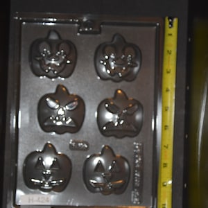 PUMPKIN FACE MOLD