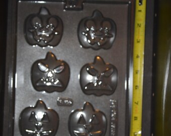 PUMPKIN FACE MOLD