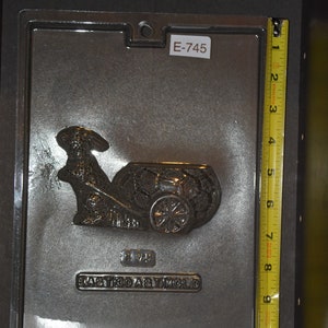 RABBIT PULLING CART mal