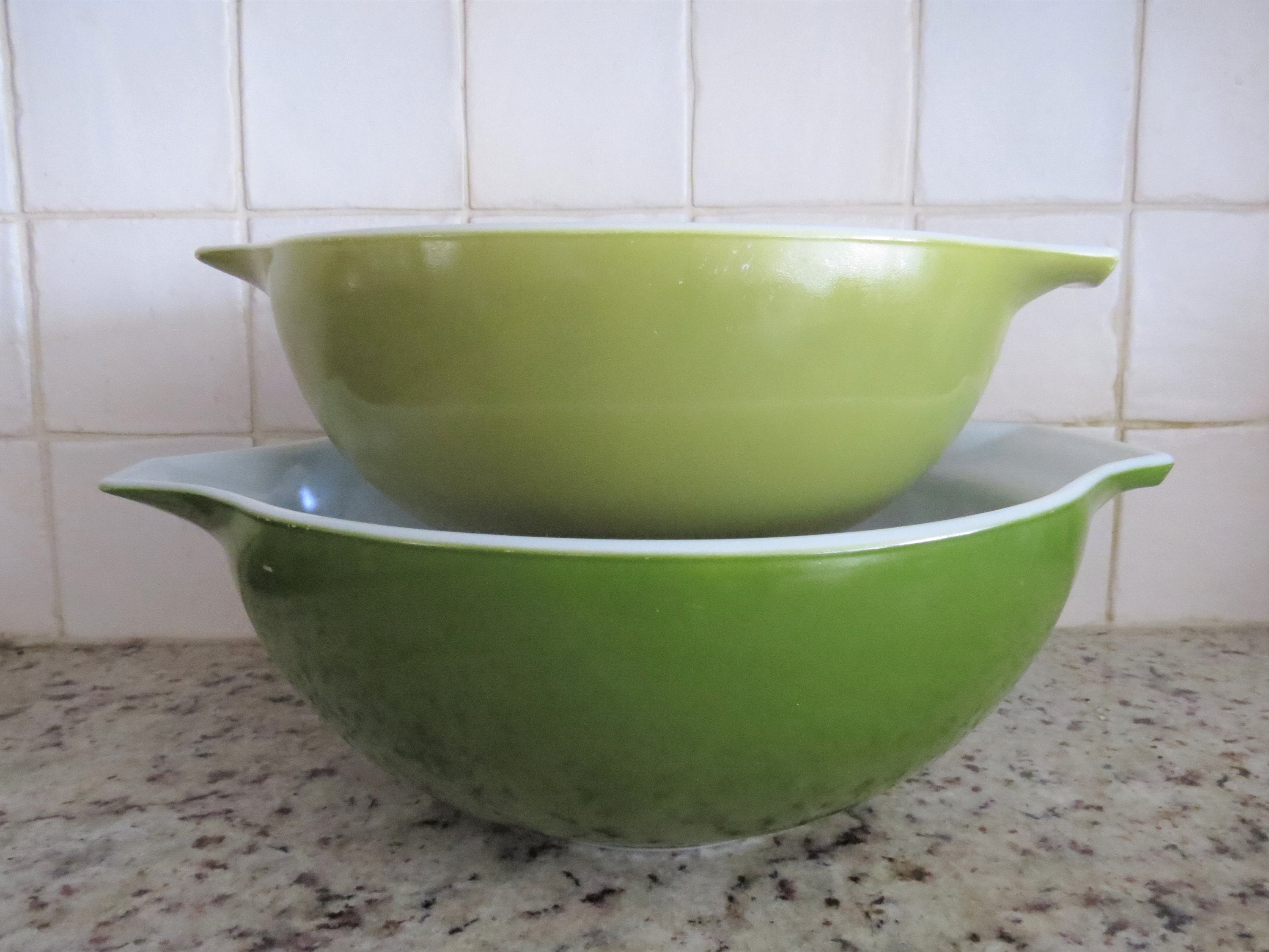 Pyrex Verde Cinderella Mixing Bowls, Avocado Green, 2.5 Quart, 4 Quart,  443, 444, 1970's Kitchen 