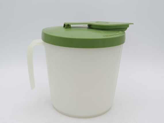 Vintage Plastic 4 Cup Measuring Cup, With Avocado Green Lid 