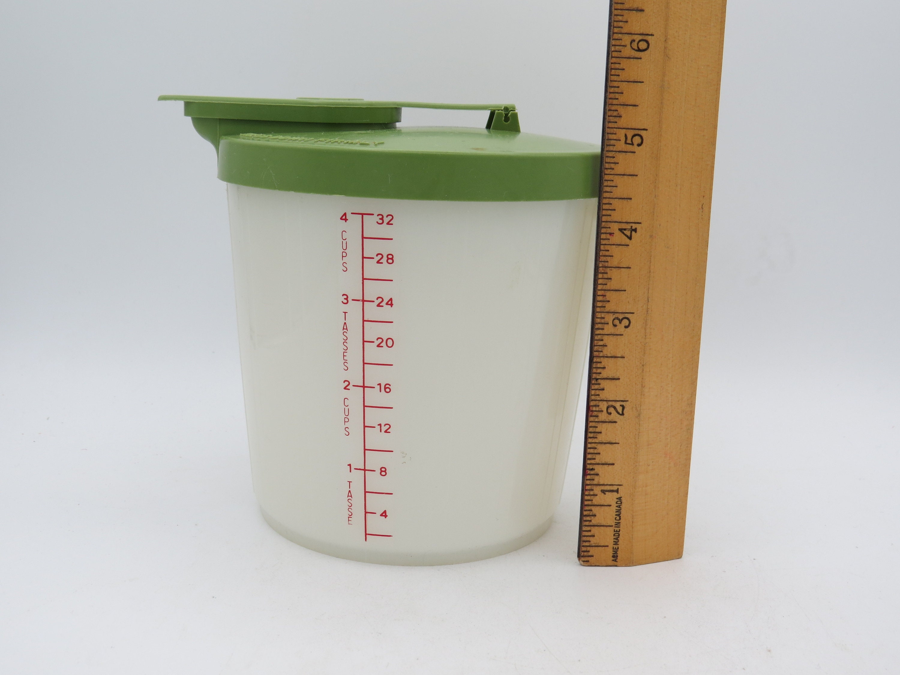 Vintage Tupperware Measuring 4 Cups With Flip up Pour Lid, Preowned, 70s  Era. 