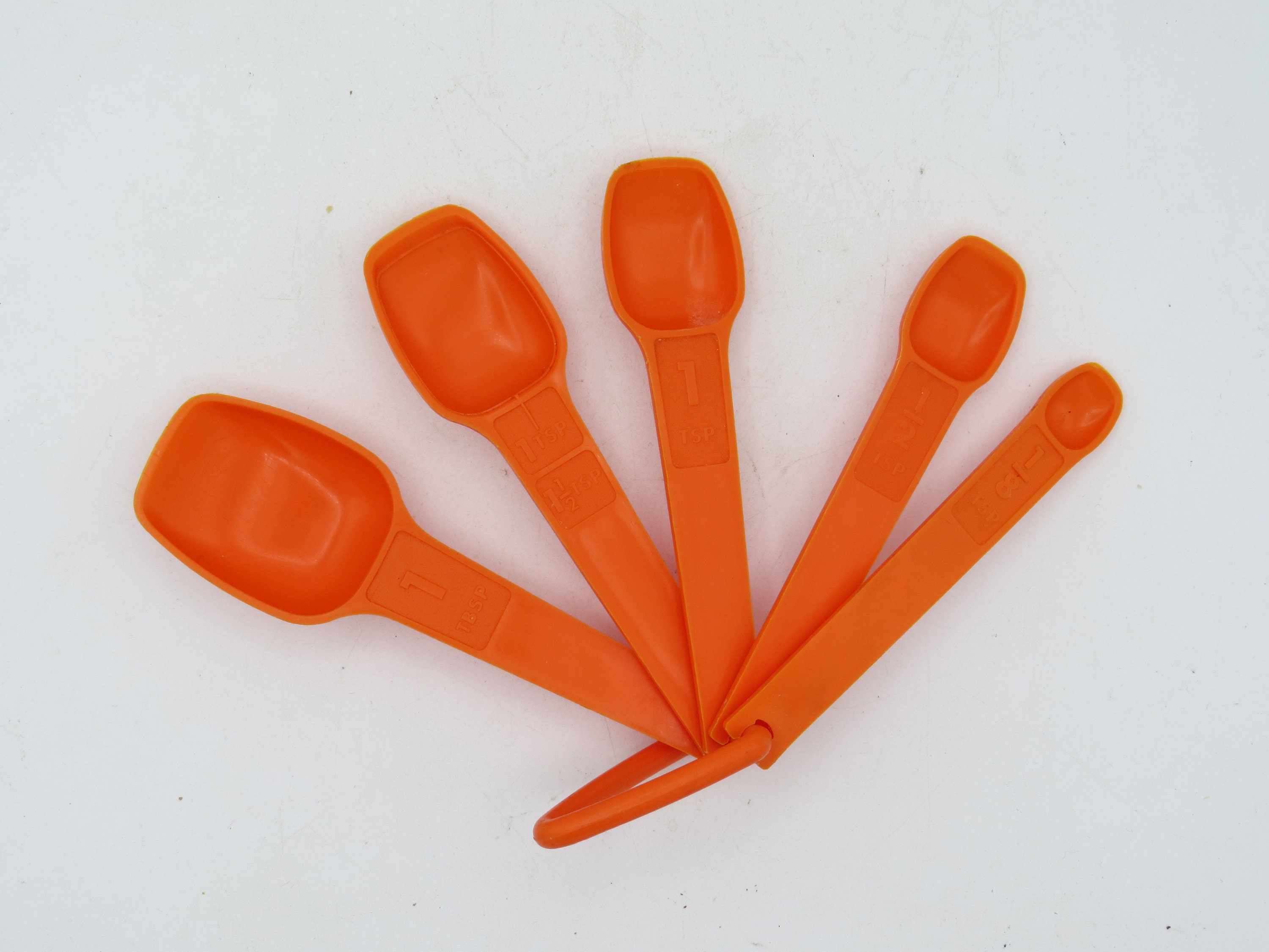 Vintage Orange Tupperware Plastic Measuring Spoons Set. US 