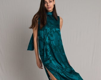 Teal flower applique straight-line silhouette turtleneck dress with side slit and neck shawl