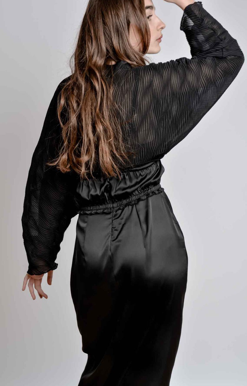 Black midi dress with plunging neckline and high waist / image 5