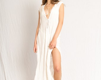 Maxi pleated reversible, white, beach dress with side slits