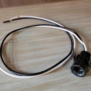 Keyless Candelabra (E12) Socket w/Spring Clips