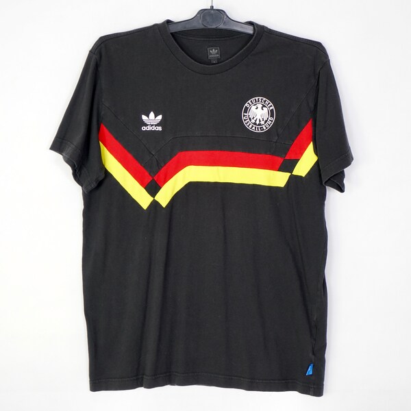 Vintage adidas Germany T-shirt size. L Sportswear Old School True Vintage Y2K