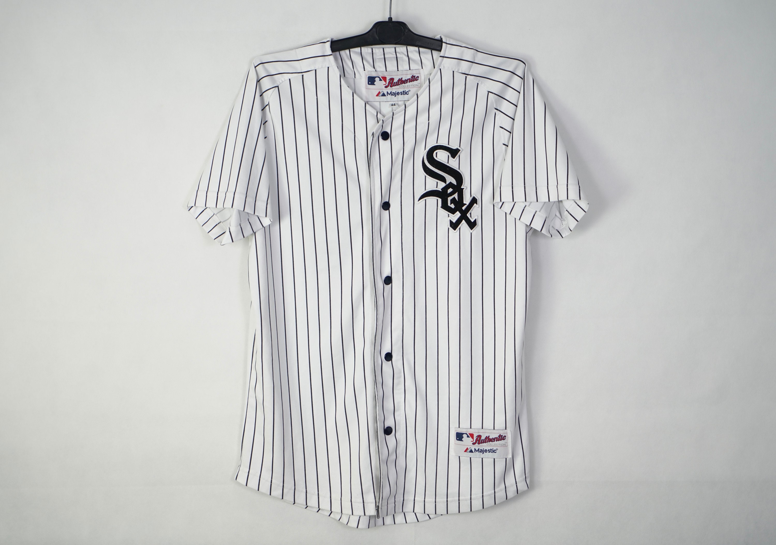 2000's CHICAGO WHITE SOX MAJESTIC JERSEY L - Classic American Sports