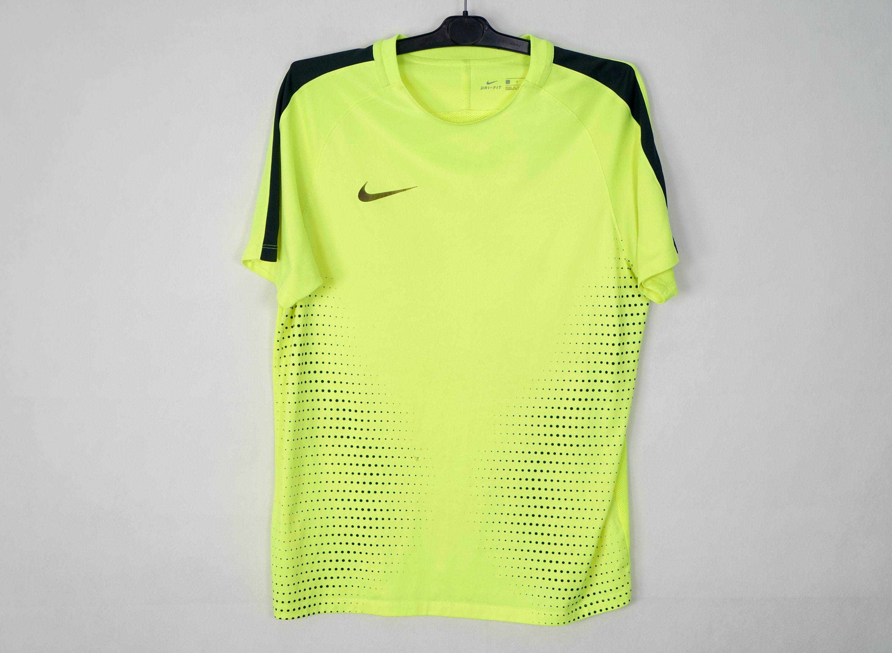 Maglia nike colorata cheap
