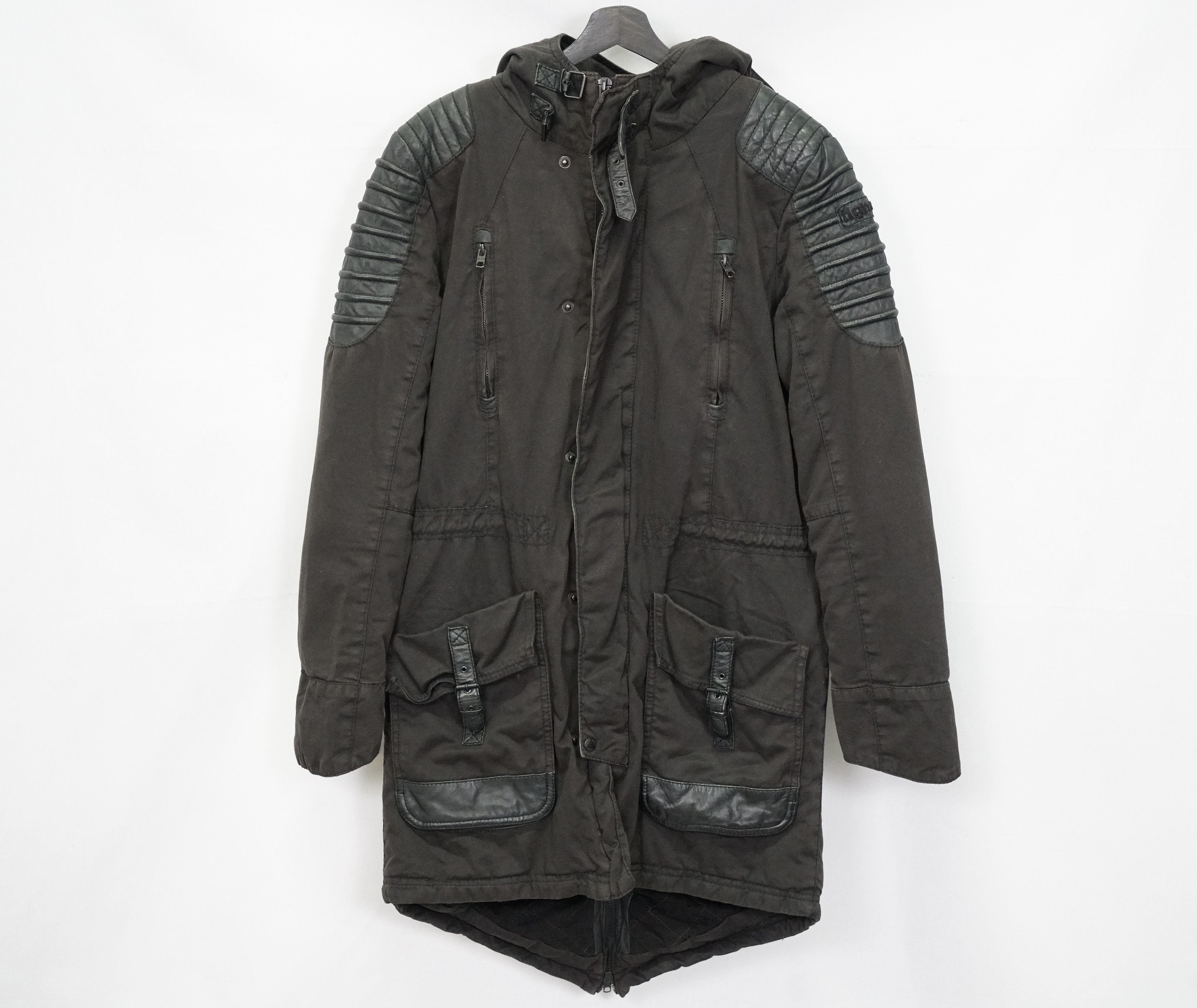 Parka tigha Outlet