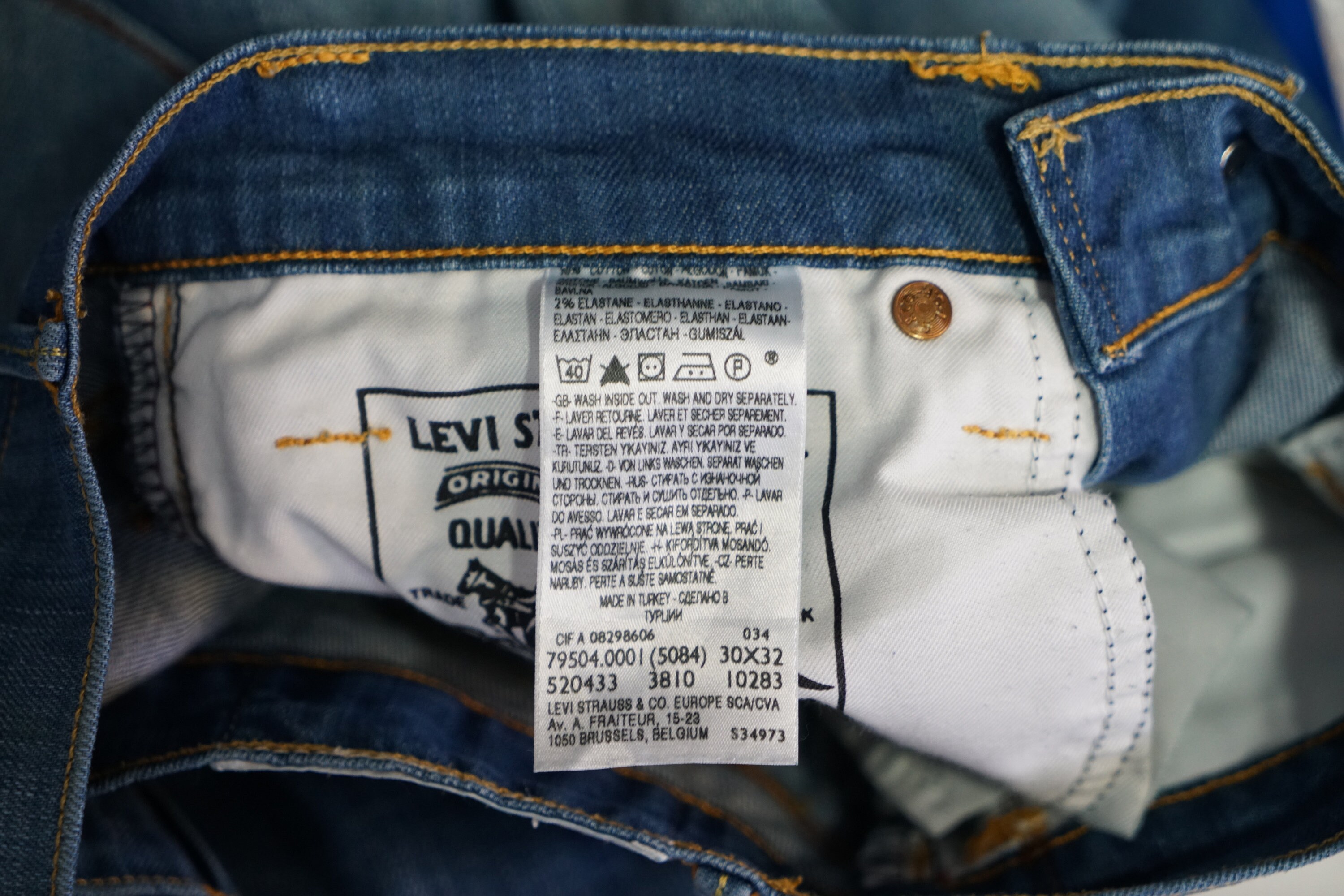 Levi s Men s Jeans Trousers Size. W30 L32 Model 504 Straight
