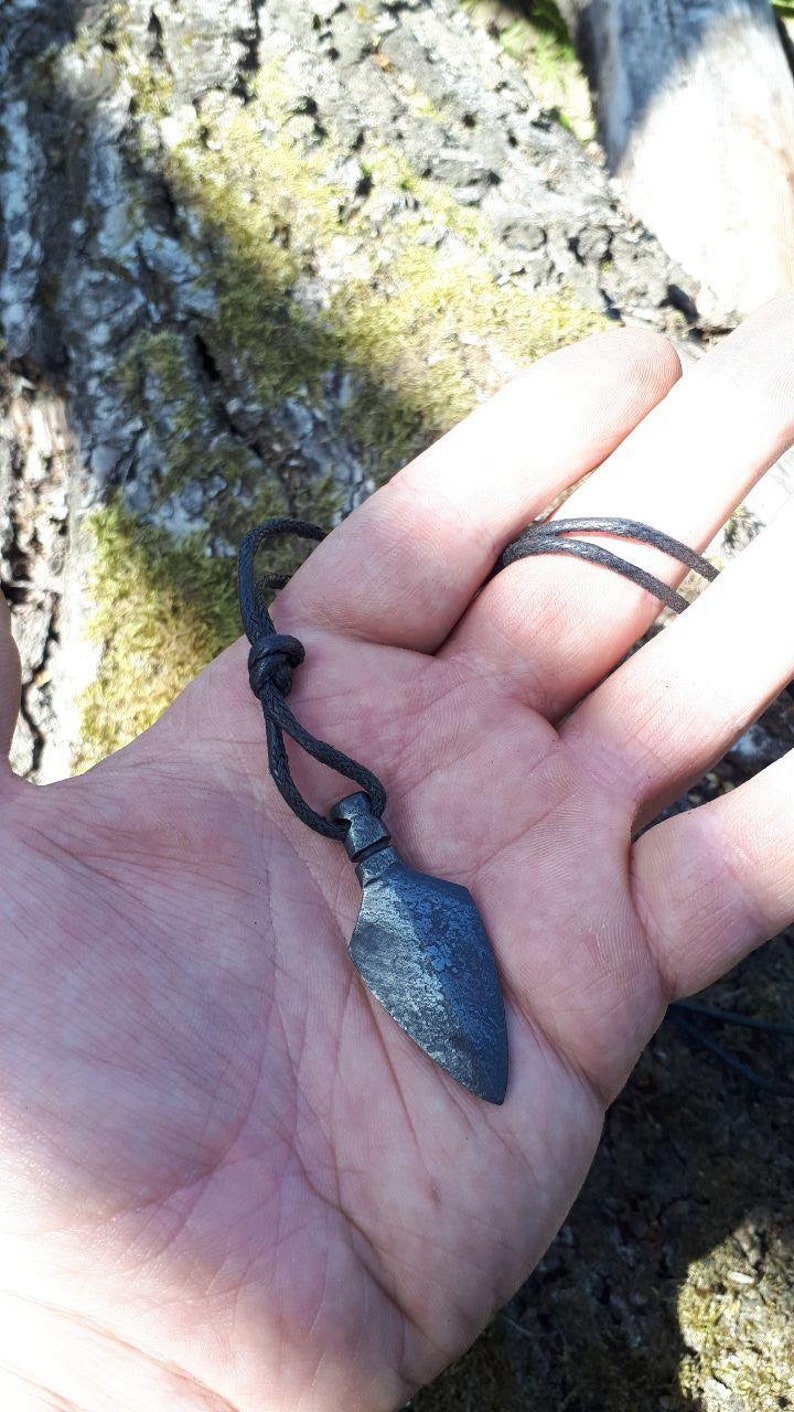 Arrow head pendant