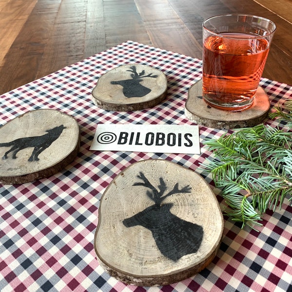 Ens. de 4 SOUS-VERRES en BOIS d'érable (loups & cerfs)