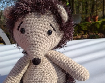 hérisson peluche gurumi fait main au crochet