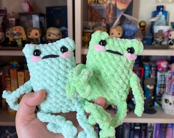 Peluche amigurumi grenouille / leggy froggy