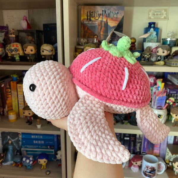 Peluche amigurumi tortue fraise