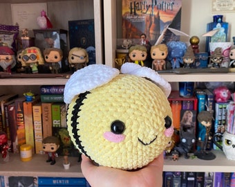 Jumbo bee amigurumi soft toy