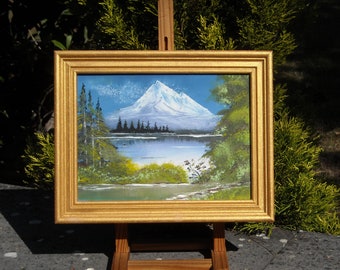 Tableau peinture à l’huile dans un cadre en bois doré : Paysage de montagne