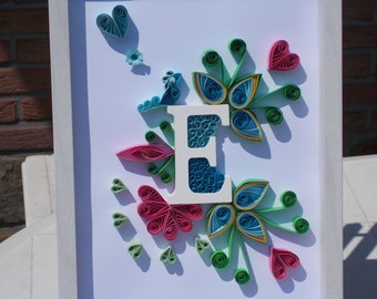 Cadre alphabet en quilling: Lettre E