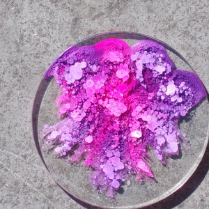 Set de 6 sous-verres rose et mauve en résine cristal resin petri dish coaster image 3