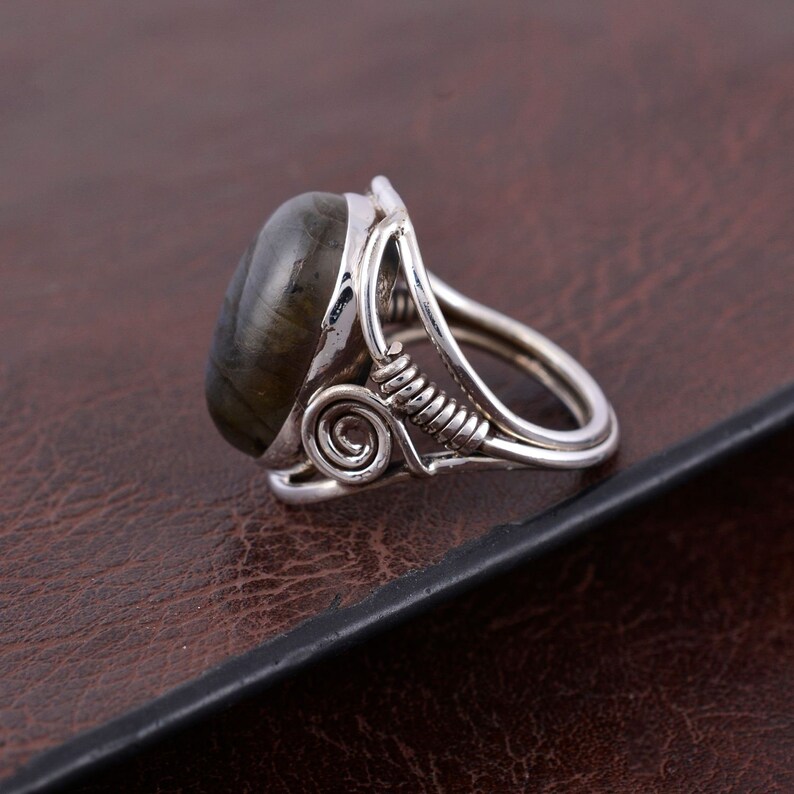 quality labradorite ring*gemstone ring*sterling silver ring*silver gemstone ring*handmade ring*natural labradorite ring A