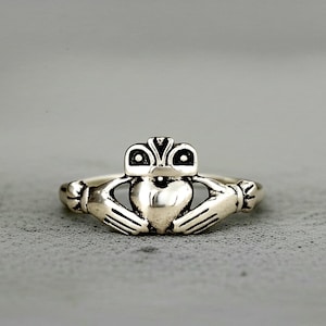 Sterling Silver Claddagh Ring | Irish Promise Ring with Hands, Heart, Crown | Friendship, Love & Loyalty Jewelry Gift | Ring Gift  For Her