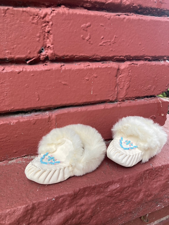 Vintage Baby Moccasins; White Leather Moccasins; B