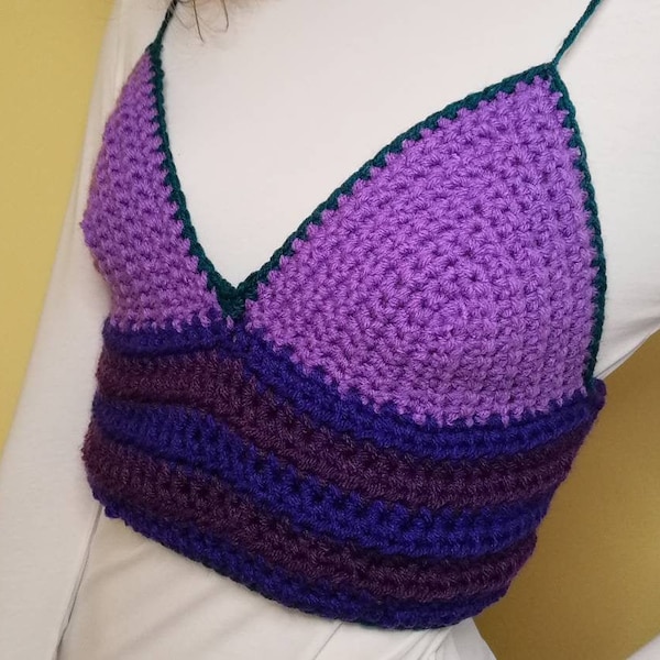 Haut court au crochet fait main | Mélange de violets avec bretelles bleu sarcelle et dos de corset à lacets en fil, joli superposition bohème ou débardeur d'été, Royaume-Uni 10-12