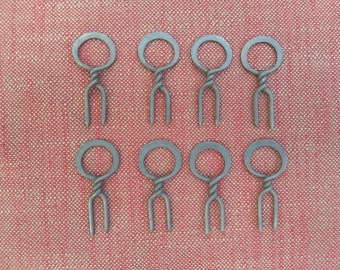 Juego de 8 soportes para mazorcas de maíz de acero inoxidable, forjados a mano.