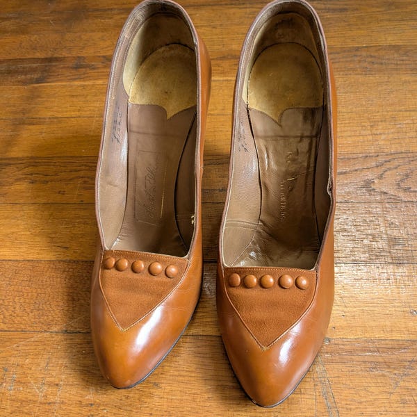1950s Brown Leather And Suede Heels With Button Details