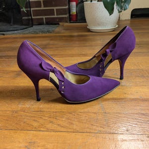1950s Purple Suede Pumps With Cutouts and Bows