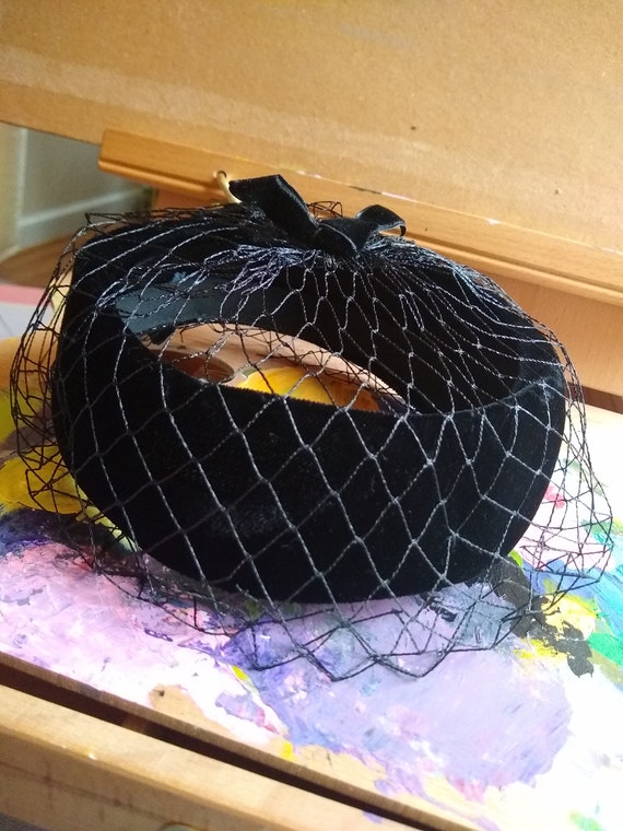 60s Pill box Hat with Birdcage Veil