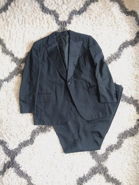 70s Classic Tuxedo Suit