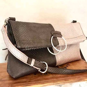 Sac à bandoulière marron et rose, sac en cuir avec fermeture pliée, sac femme marron et rose, élégant sac en cuir pour événement formel