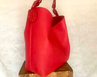 Red leather shoulder bag, large red leather bag, leather shopping bag with rivets, large red leather shoulder bag